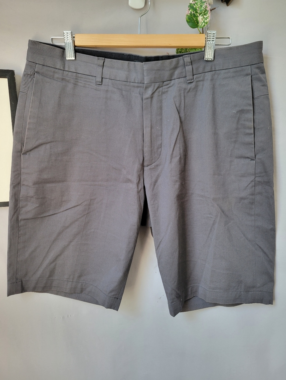 Theory Men's Beck PP Solid Twill Flat Front Casual Shorts Gray 33